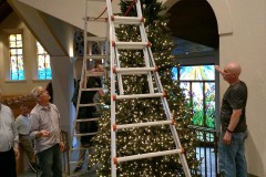 Christmas-Tree-Decorating-3